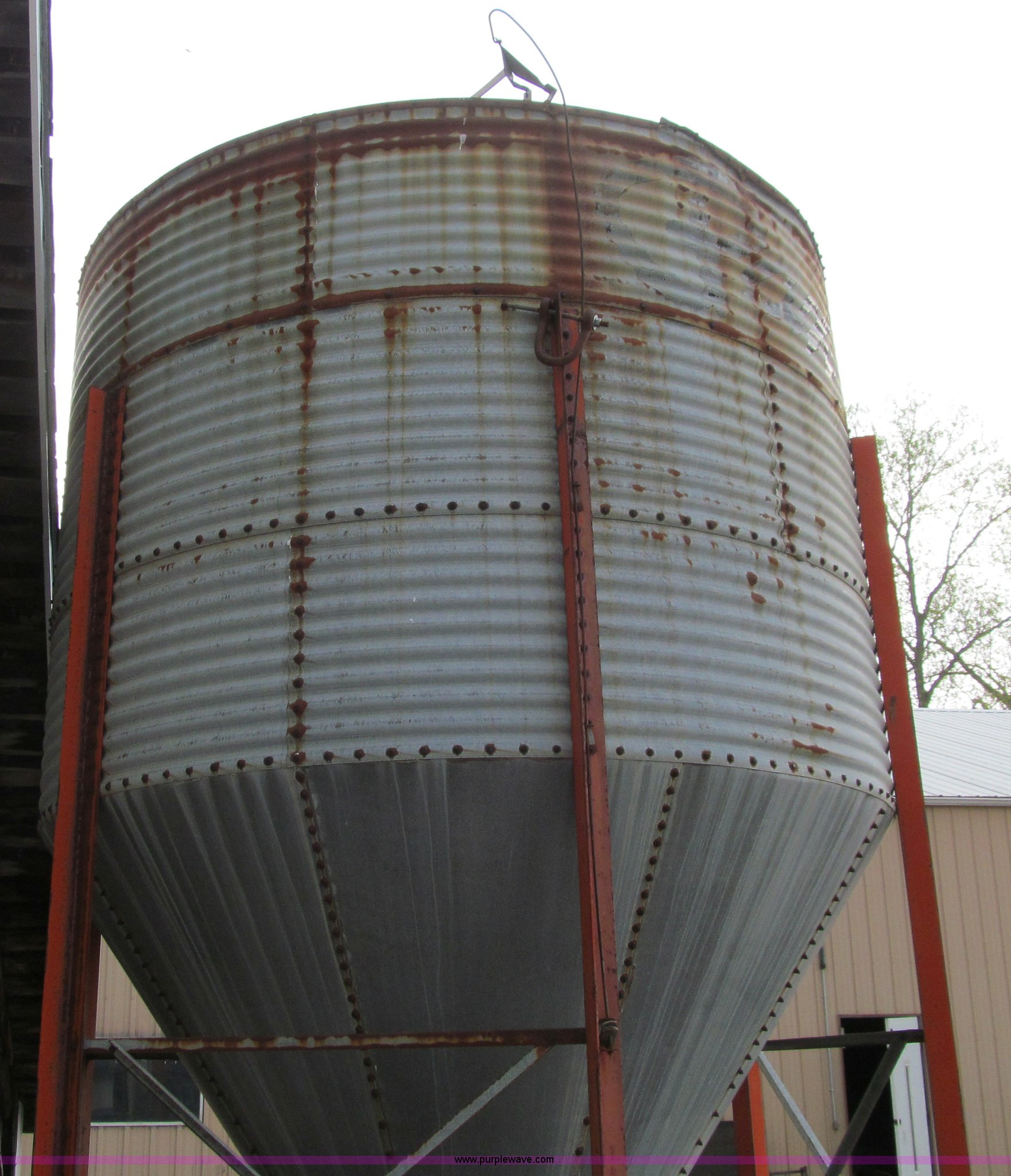 Pax grain bin in Letts, IA Item E4851 sold Purple Wave