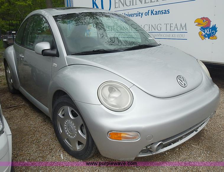 image for item AC9040 2001 Volkswagen New Beetle GLS