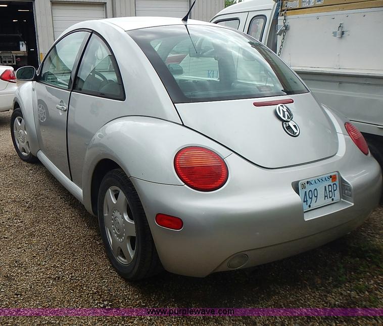 image for item AC9040 2001 Volkswagen New Beetle GLS