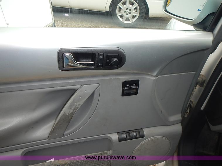 image for item AC9040 2001 Volkswagen New Beetle GLS