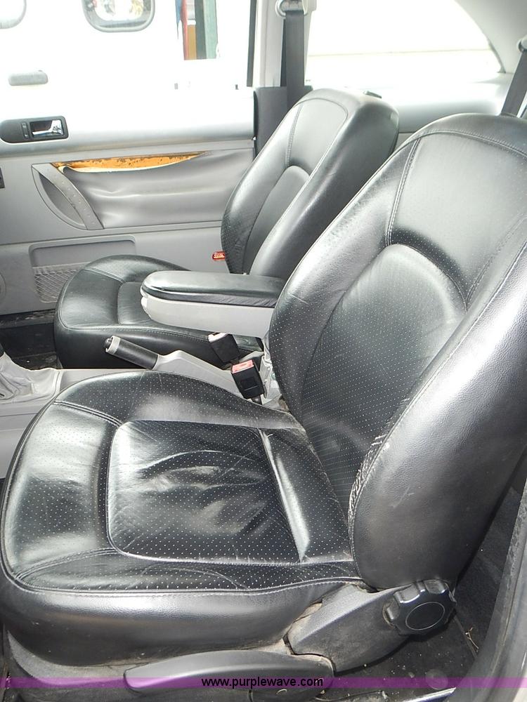 image for item AC9040 2001 Volkswagen New Beetle GLS