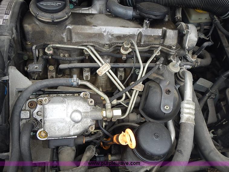 image for item AC9040 2001 Volkswagen New Beetle GLS