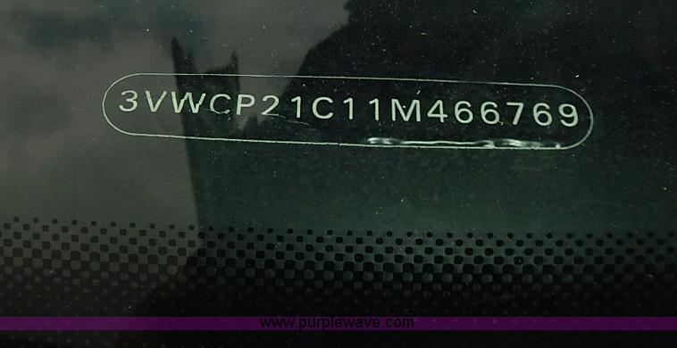 image for item AC9040 2001 Volkswagen New Beetle GLS