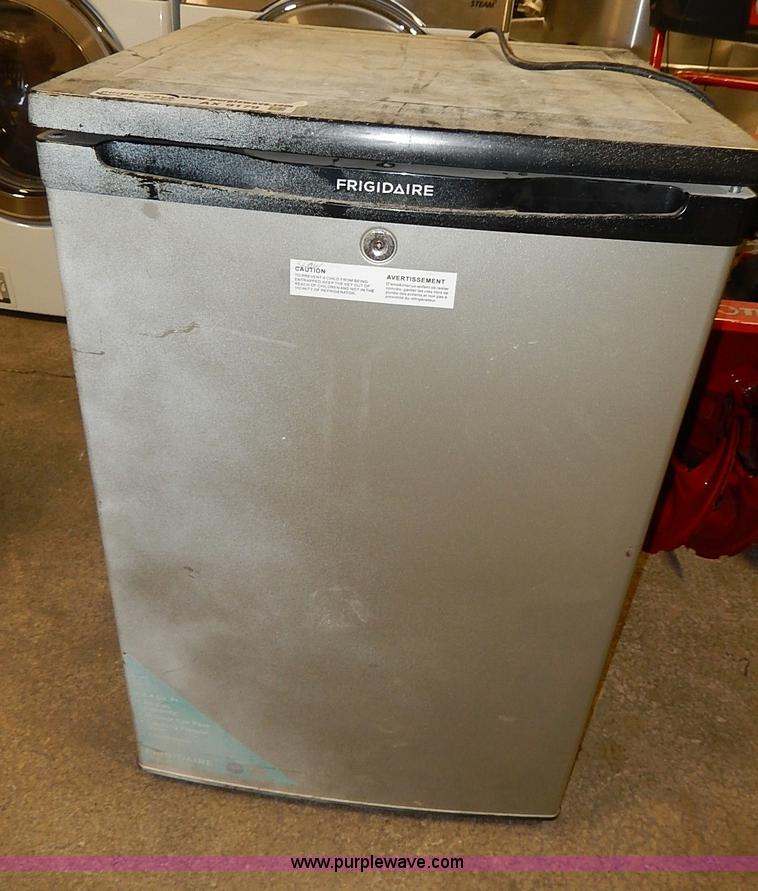 Frigidaire mini fridge in Manhattan, KS Item AX9179 sold Purple Wave