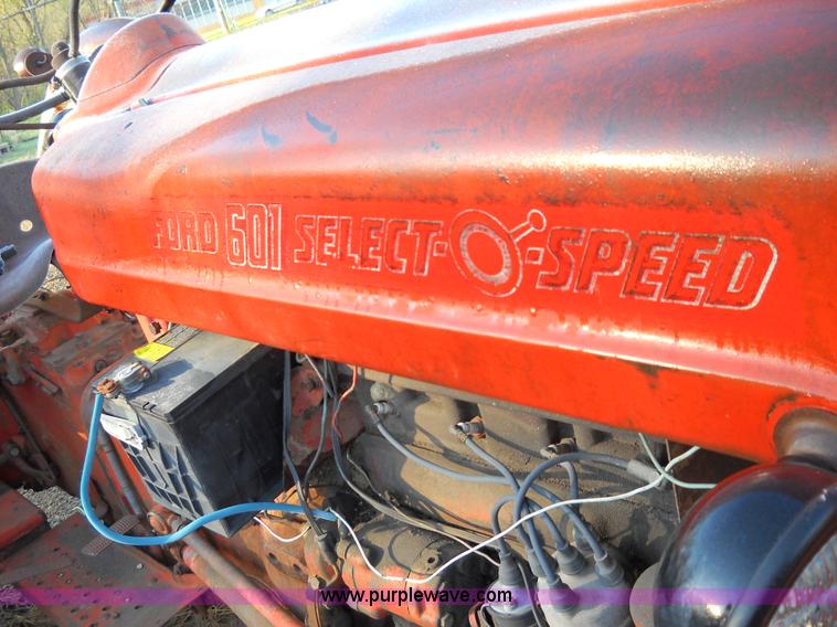 image for item C1987 1962 Ford 601 Workmaster tractor