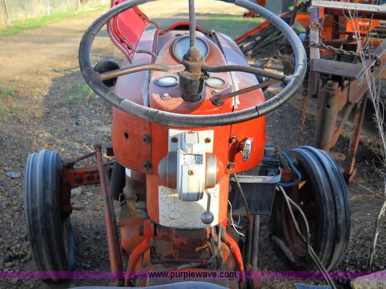 image for item C1987 1962 Ford 601 Workmaster tractor