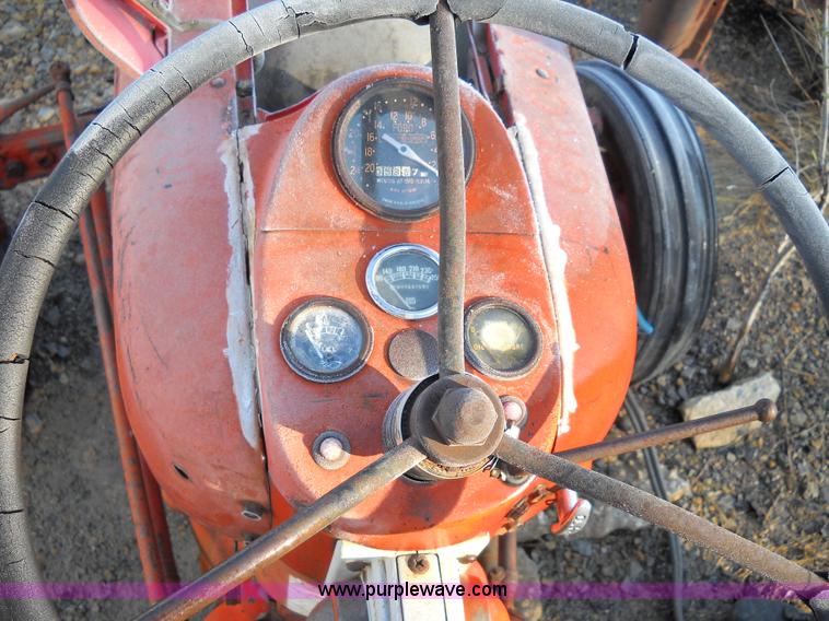 image for item C1987 1962 Ford 601 Workmaster tractor