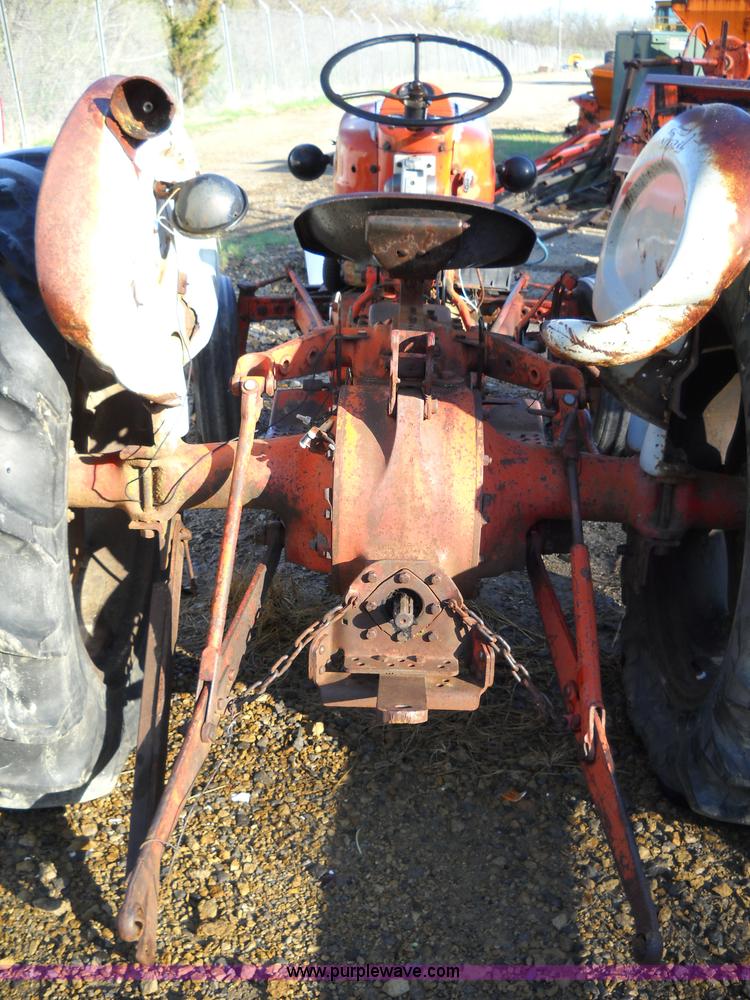 image for item C1987 1962 Ford 601 Workmaster tractor