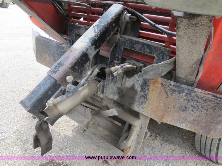 image for item F6925 1993 International 4900 dump truck