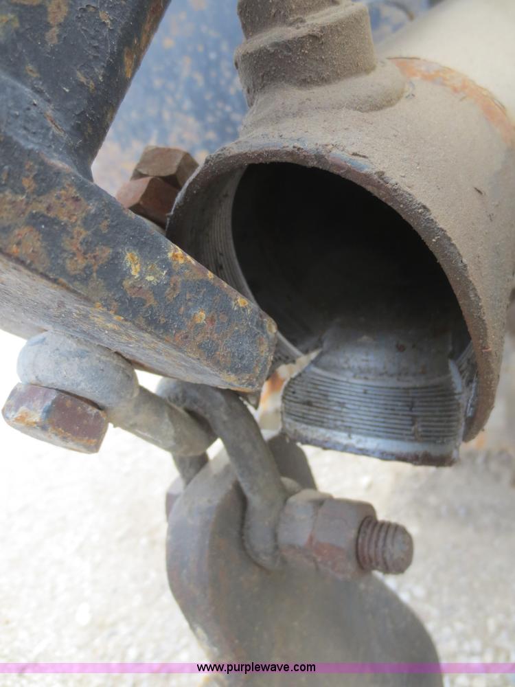 image for item F6925 1993 International 4900 dump truck