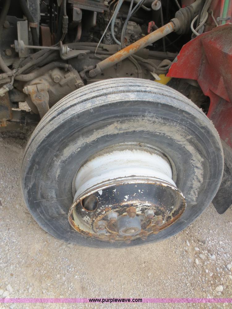 image for item F6925 1993 International 4900 dump truck