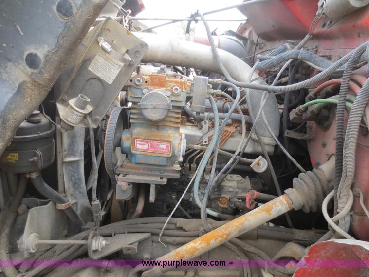 image for item F6925 1993 International 4900 dump truck