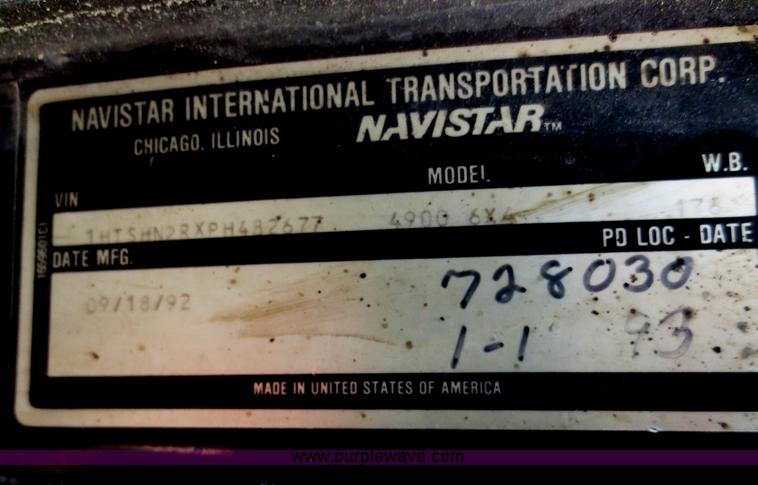 image for item F6925 1993 International 4900 dump truck