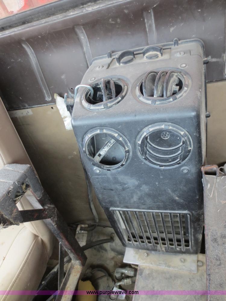 image for item F6925 1993 International 4900 dump truck