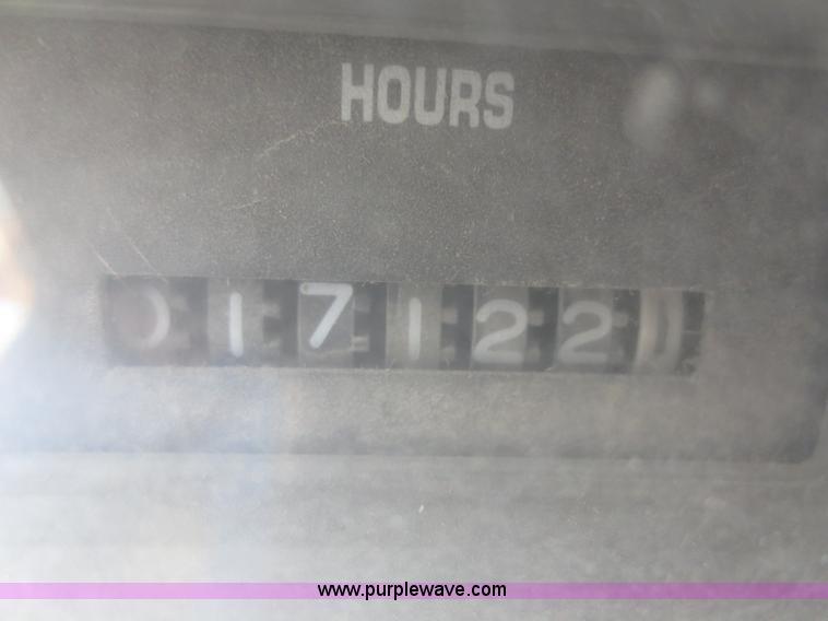 image for item F6925 1993 International 4900 dump truck