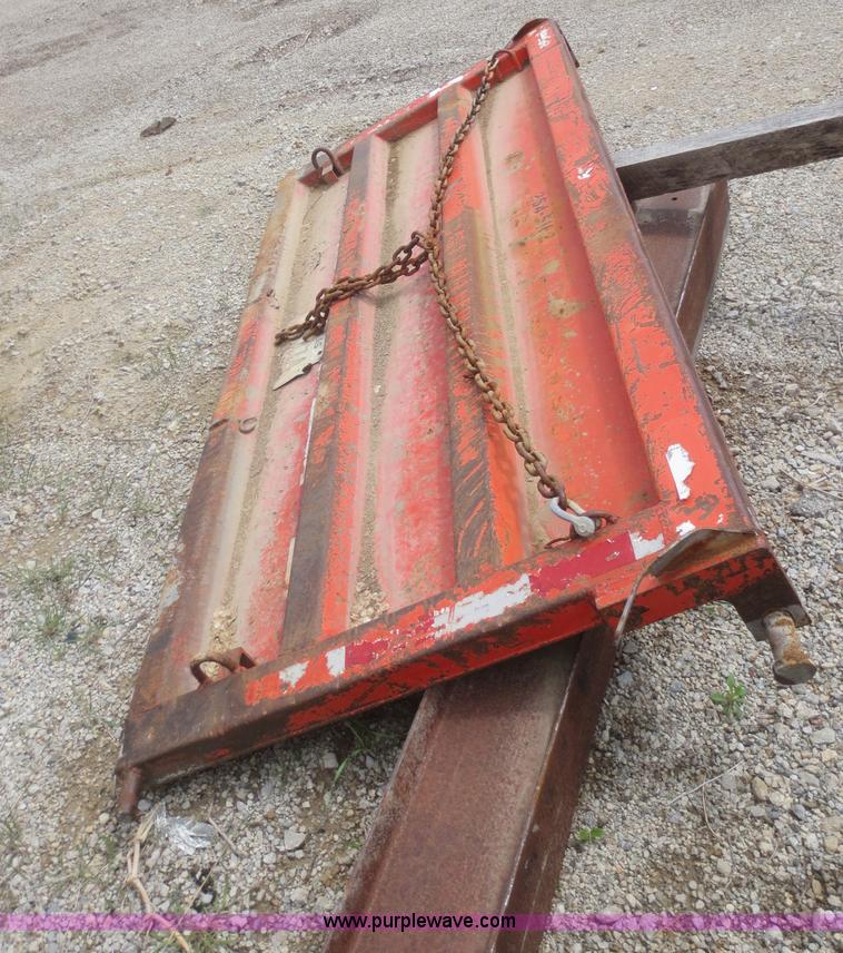 image for item F6925 1993 International 4900 dump truck