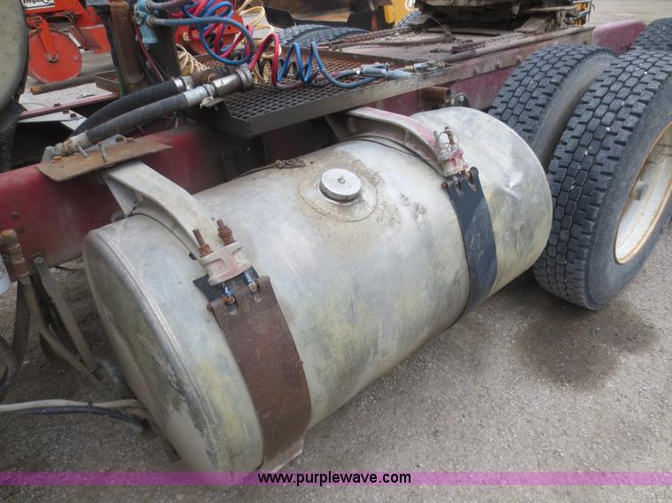 image for item F6926 1980 Freightliner semi truck