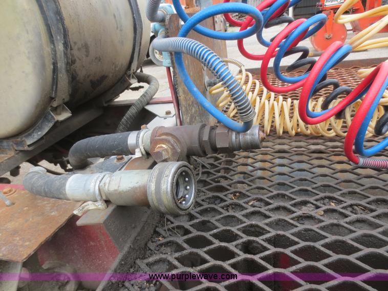 image for item F6926 1980 Freightliner semi truck