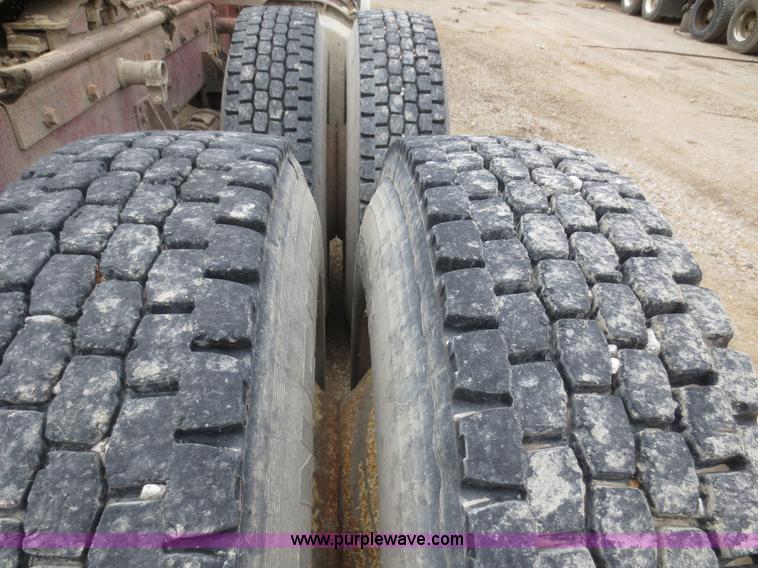 image for item F6926 1980 Freightliner semi truck