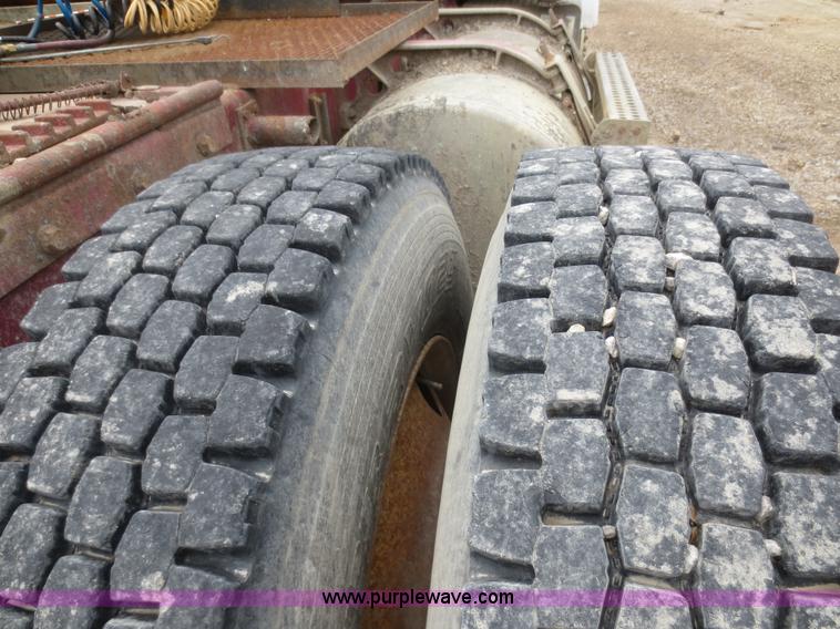 image for item F6926 1980 Freightliner semi truck