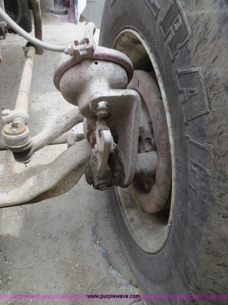 image for item F6926 1980 Freightliner semi truck