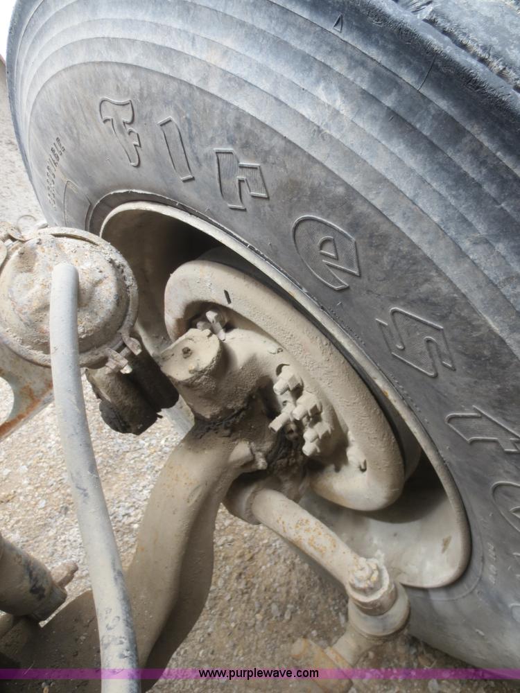 image for item F6926 1980 Freightliner semi truck