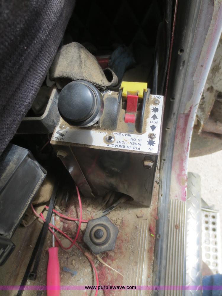 image for item F6926 1980 Freightliner semi truck