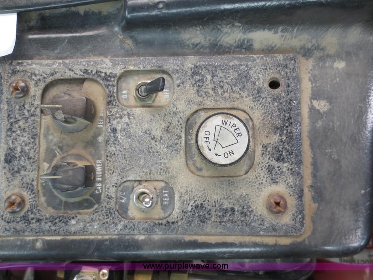 image for item F6926 1980 Freightliner semi truck