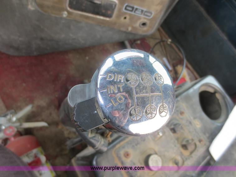 image for item F6926 1980 Freightliner semi truck