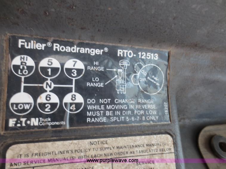 image for item F6926 1980 Freightliner semi truck