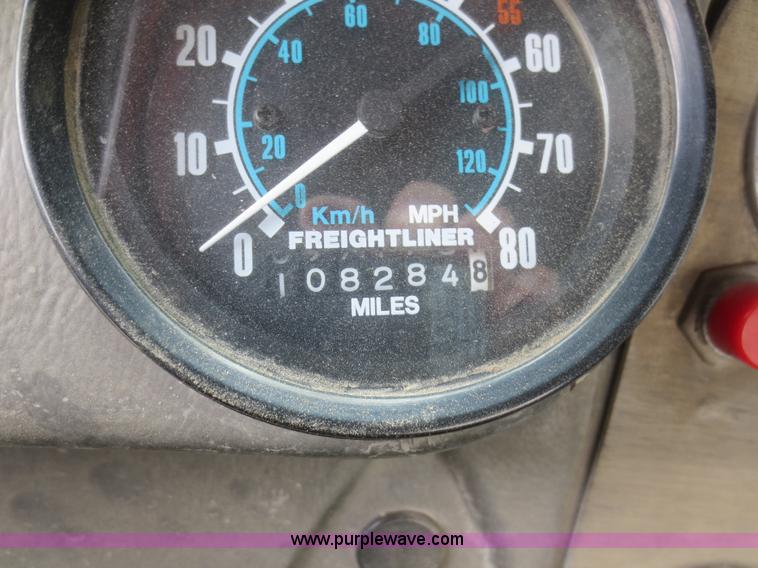 image for item F6926 1980 Freightliner semi truck