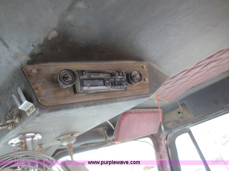 image for item F6926 1980 Freightliner semi truck