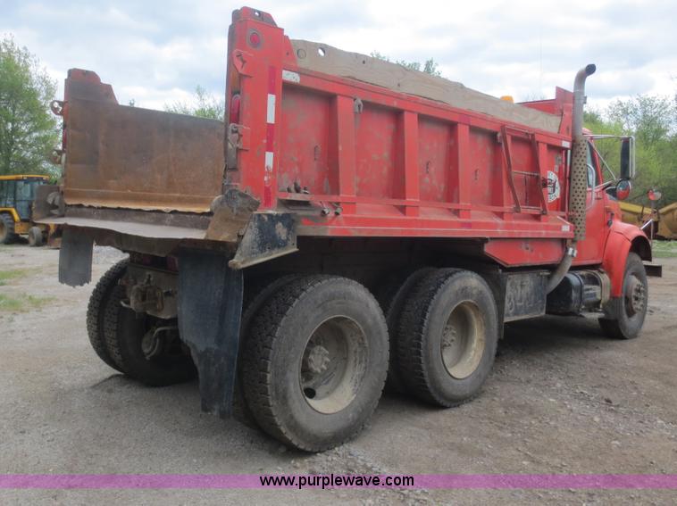 image for item F6927 1991 International 4900 dump truck
