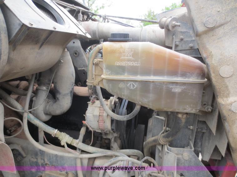 image for item F6927 1991 International 4900 dump truck