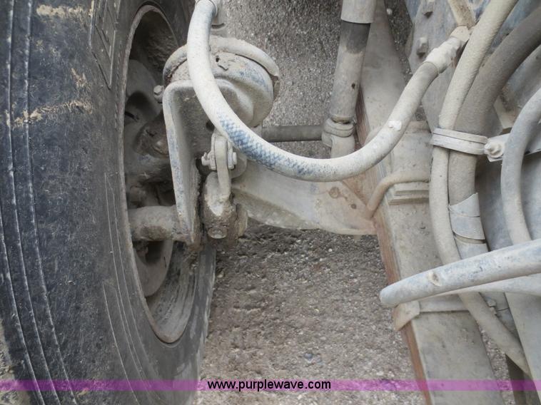 image for item F6927 1991 International 4900 dump truck