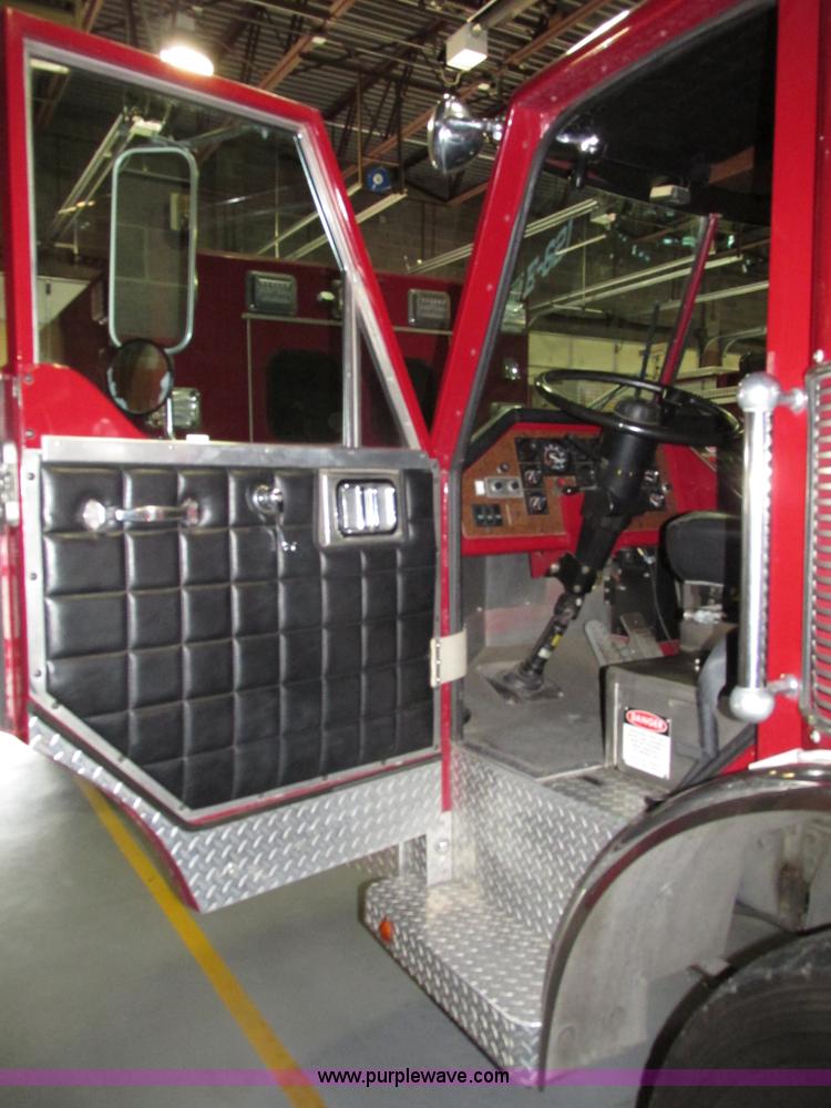 image for item F7366 1992 American Lafrance Century 2000 pumper fire truck