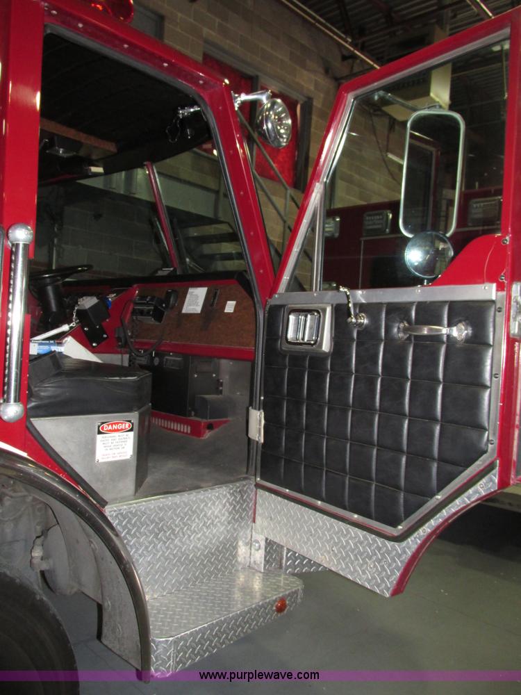 image for item F7366 1992 American Lafrance Century 2000 pumper fire truck