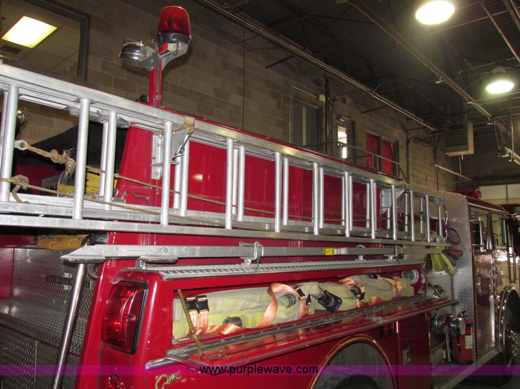 image for item F7366 1992 American Lafrance Century 2000 pumper fire truck