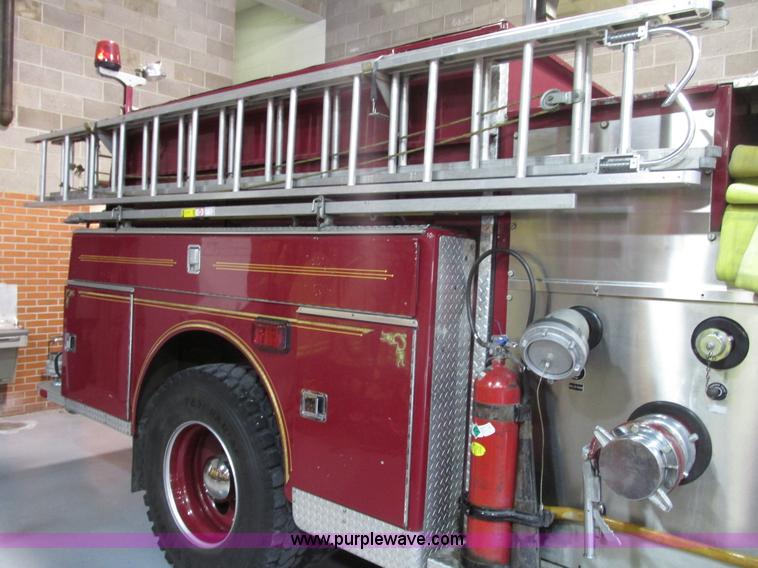 image for item F7366 1992 American Lafrance Century 2000 pumper fire truck