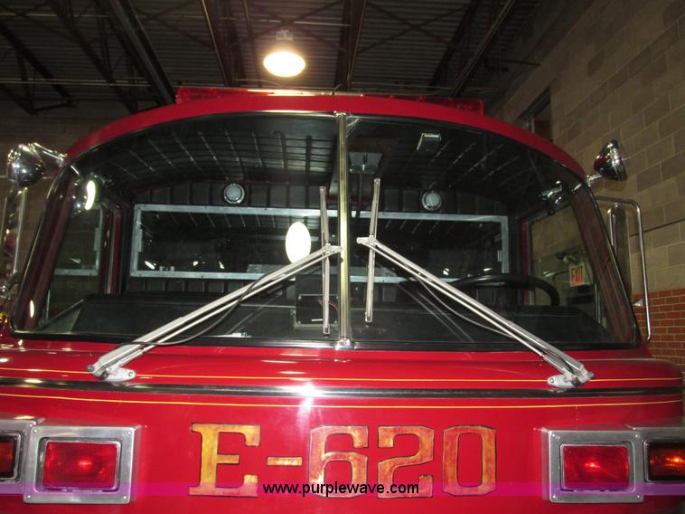 image for item F7366 1992 American Lafrance Century 2000 pumper fire truck