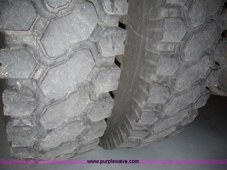 image for item F7366 1992 American Lafrance Century 2000 pumper fire truck