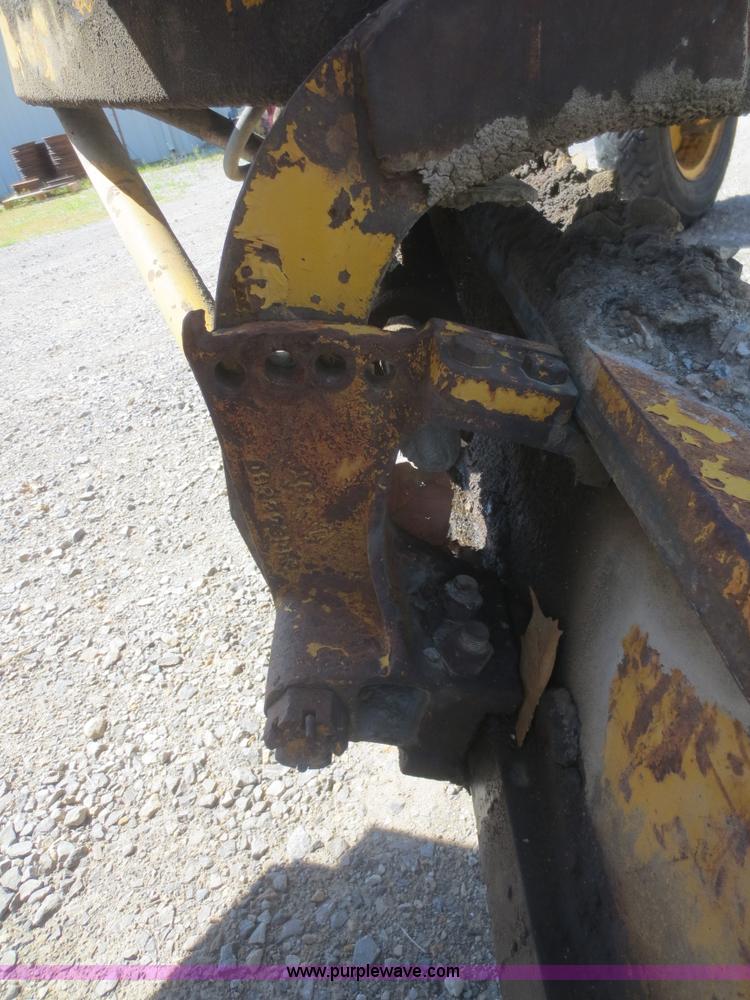 image for item F8235 1968 Allis-Chalmers D motor grader