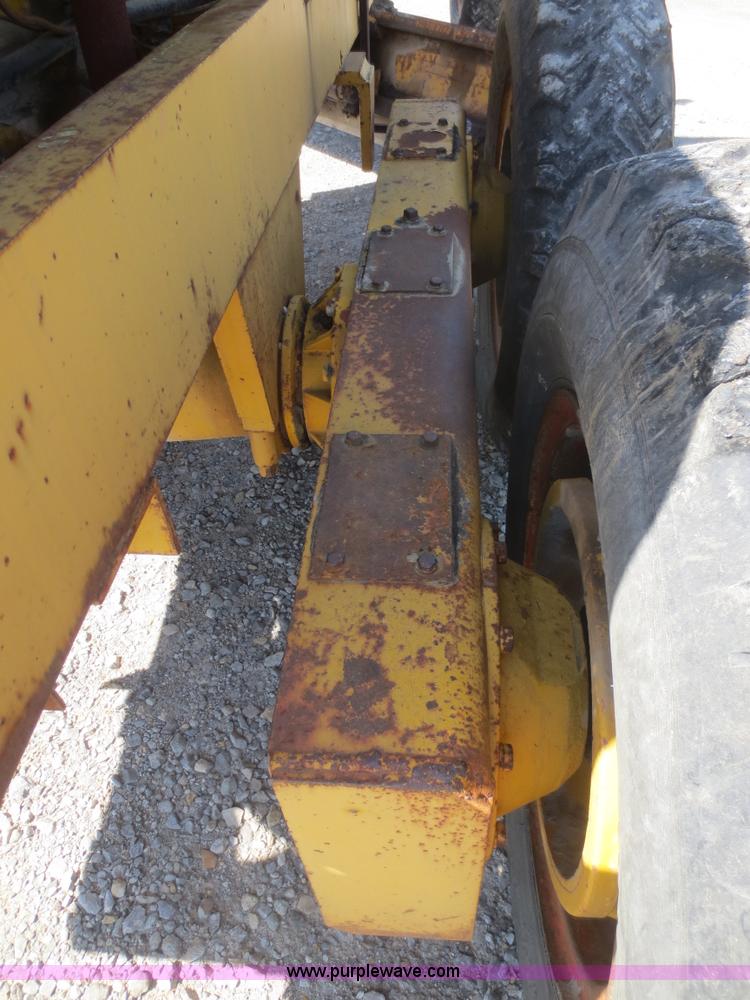 image for item F8235 1968 Allis-Chalmers D motor grader