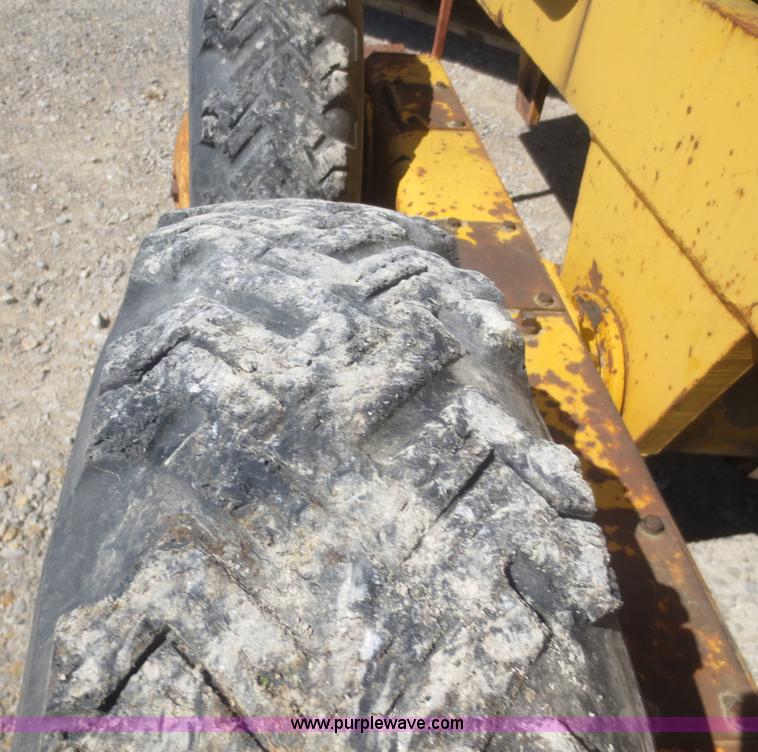 image for item F8235 1968 Allis-Chalmers D motor grader