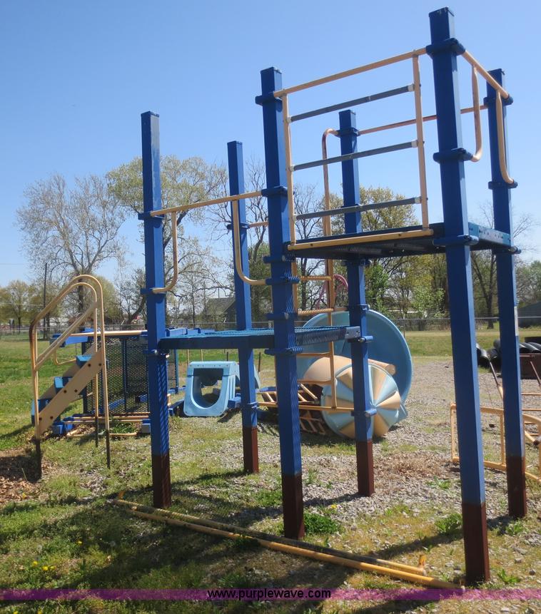 image for item F8237 Activity station