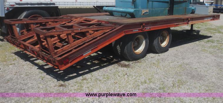 image for item F8241 1985 Donahue D18BR equipment trailer