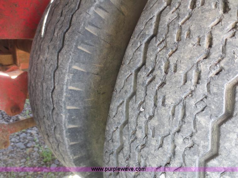 image for item F8241 1985 Donahue D18BR equipment trailer