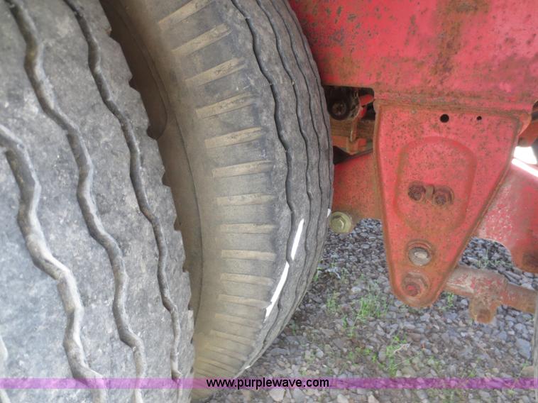 image for item F8241 1985 Donahue D18BR equipment trailer