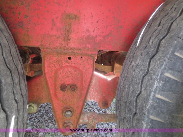 image for item F8241 1985 Donahue D18BR equipment trailer