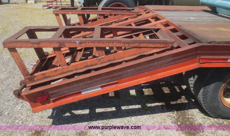 image for item F8241 1985 Donahue D18BR equipment trailer